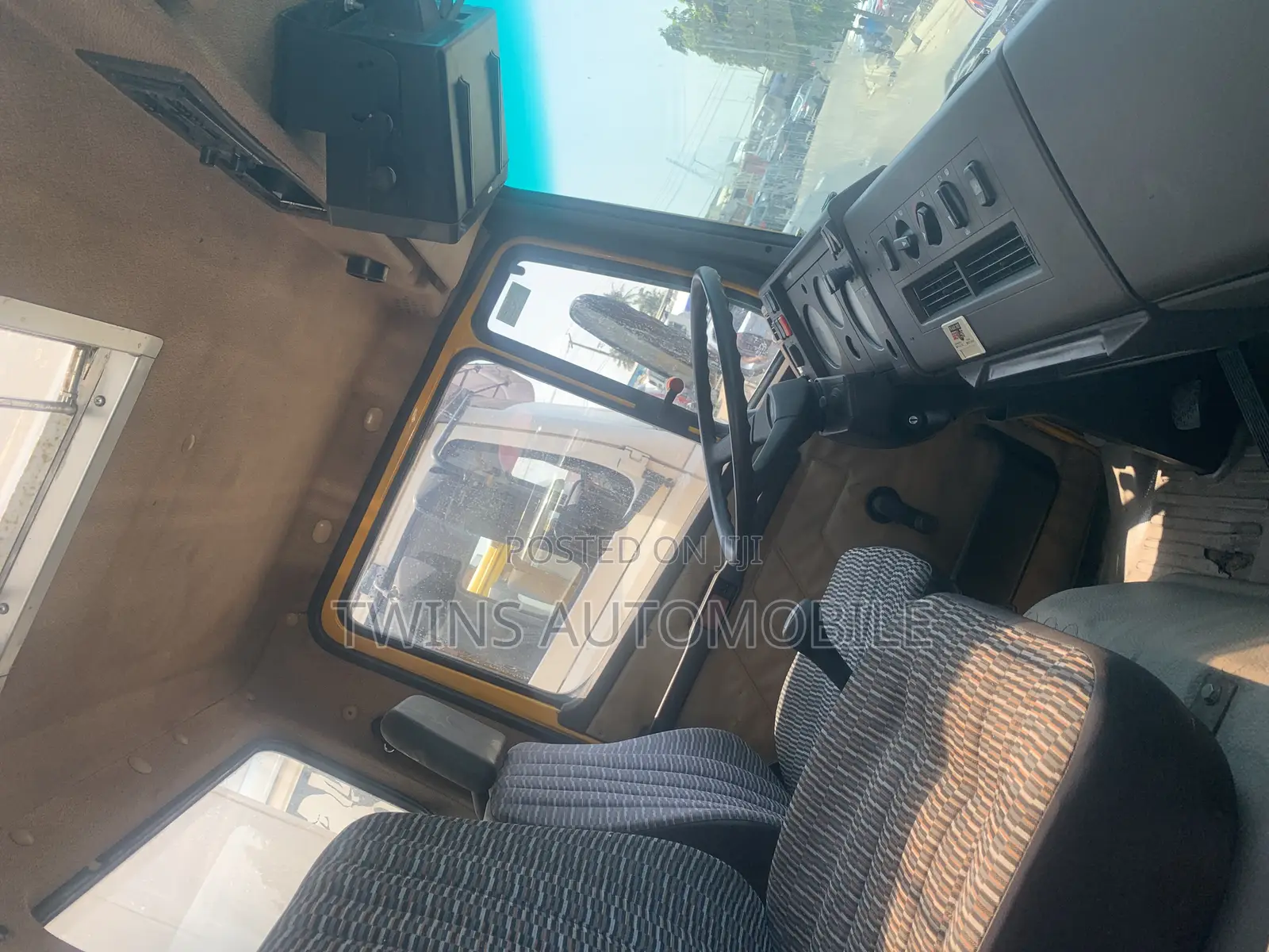 Foreign Used Mercedes 814 Container