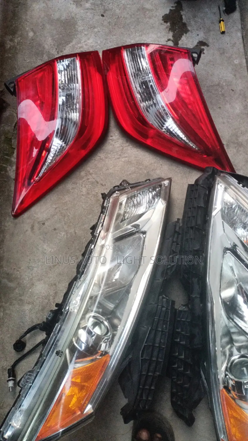 Front and Back Light 2014 Honda Crosture