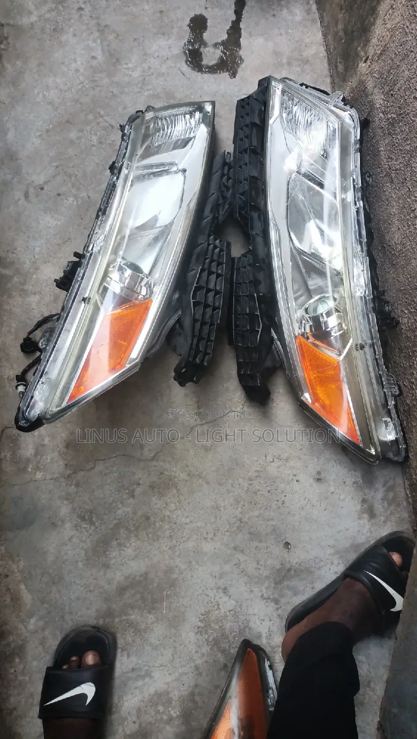 Front and Back Light 2014 Honda Crosture