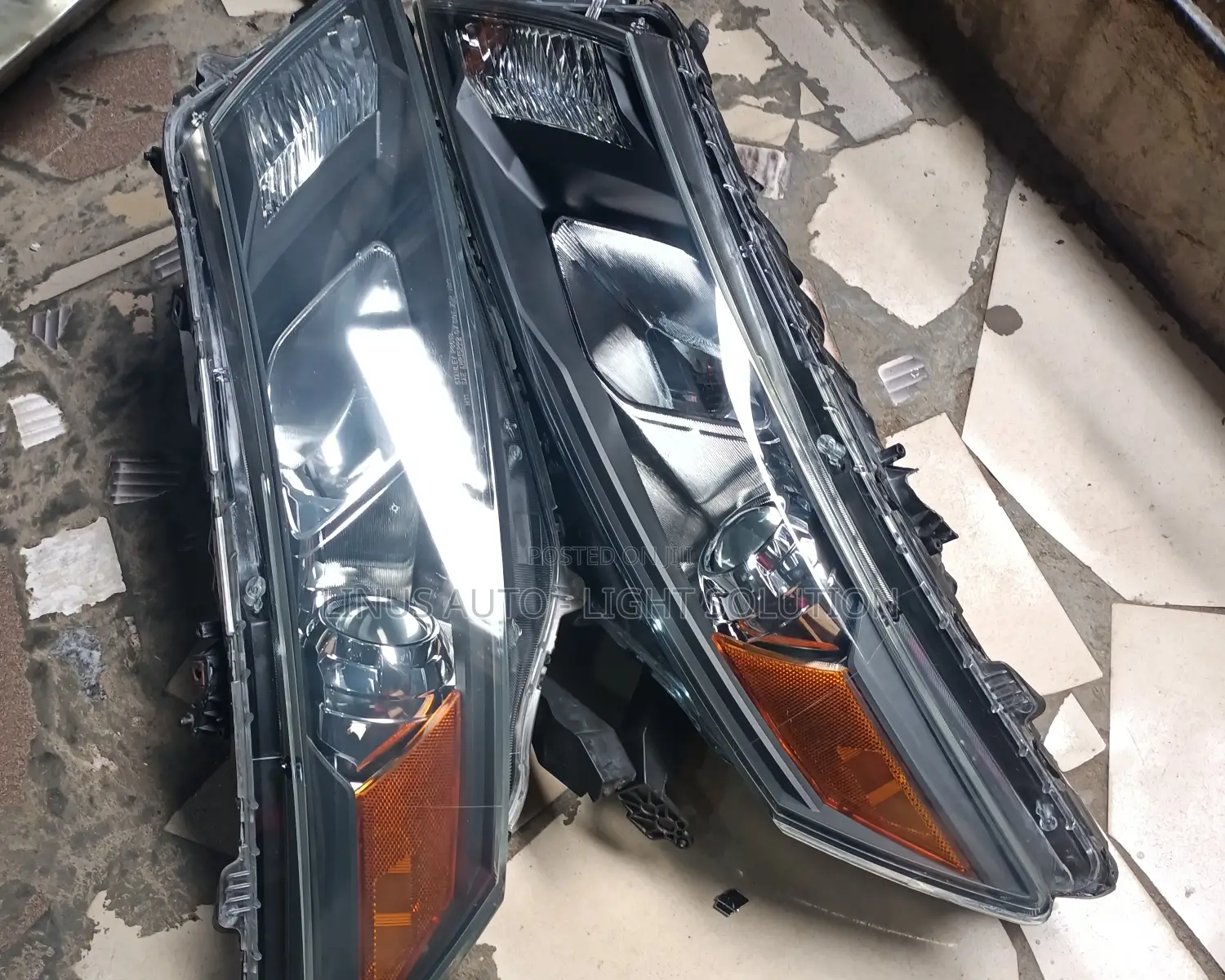 Head Light 2010 Honda Crosture