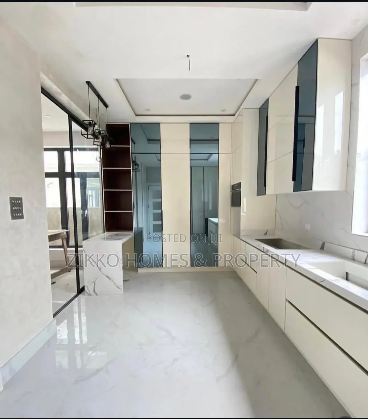 5bdrm Duplex in Lekki for sale