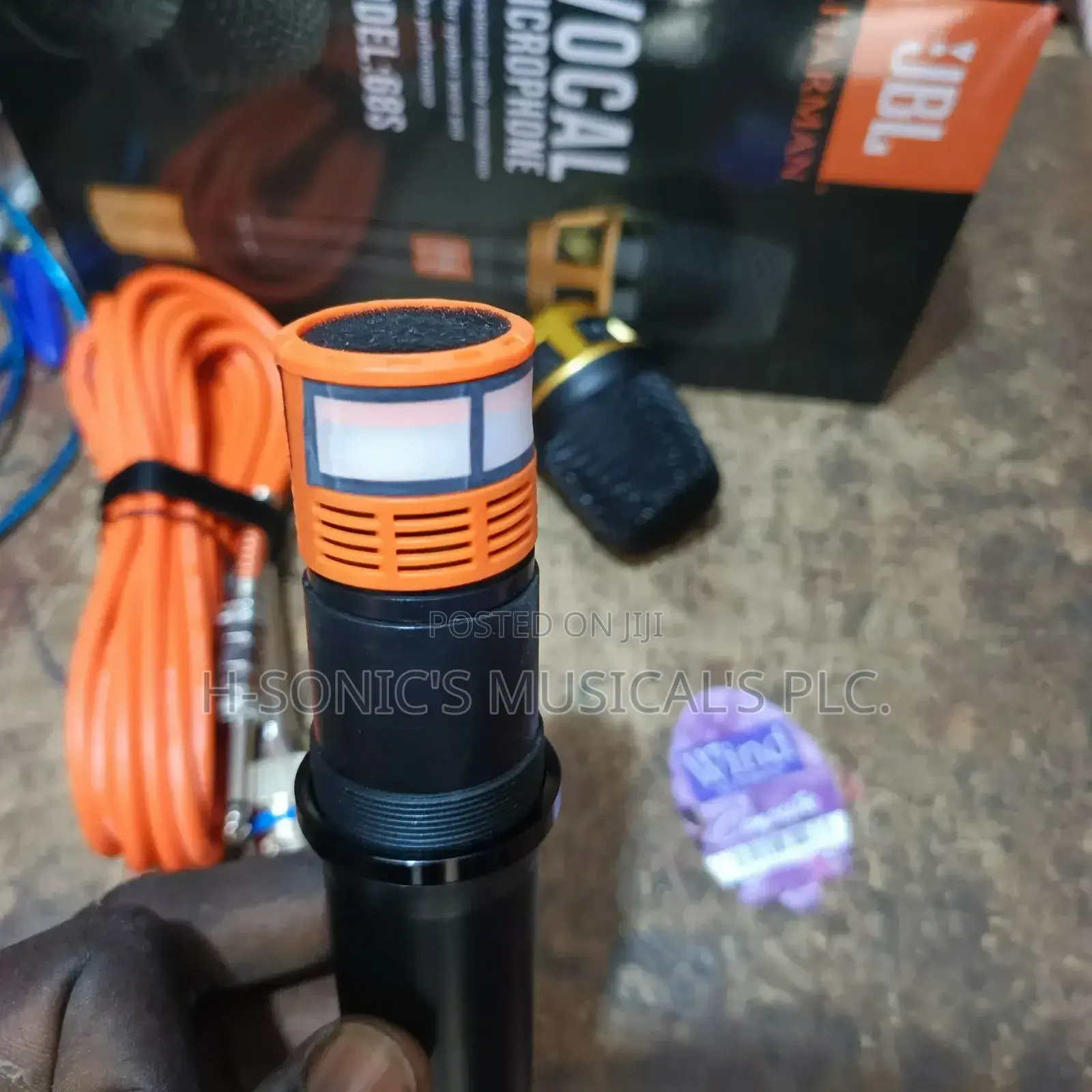 High-Quality JBL Model:68s Dynamic Wired Microphone.