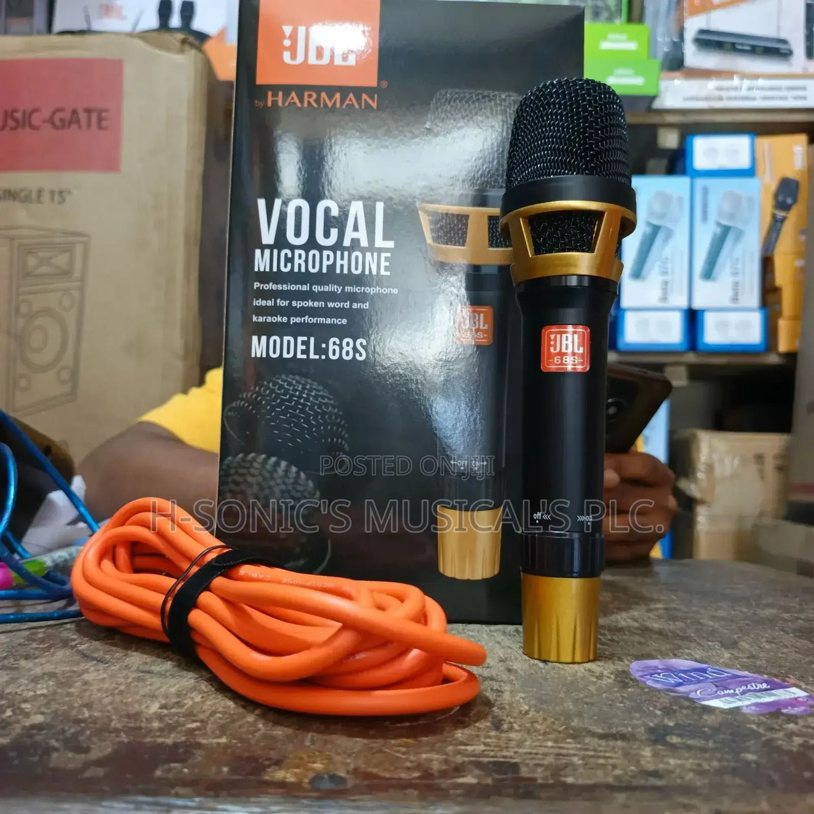 High-Quality JBL Model:68s Dynamic Wired Microphone.