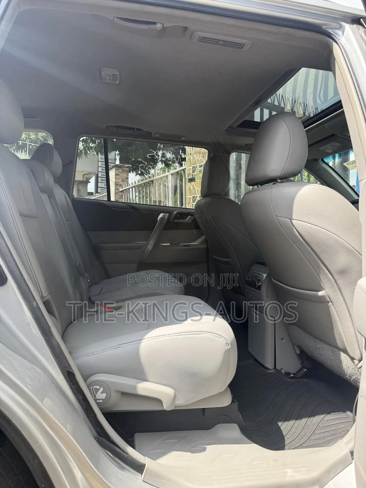 Toyota Highlander 3.5L 4WD 2013 Silver