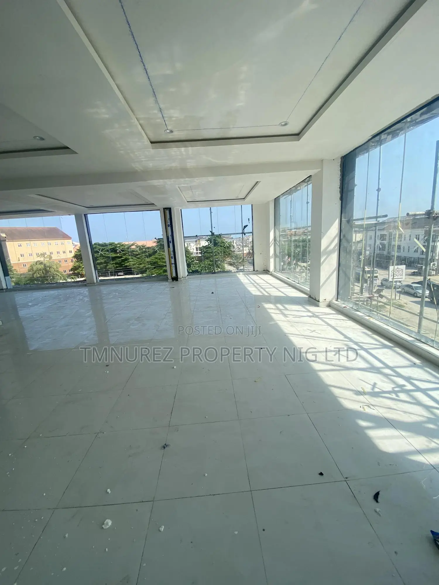 3rd Floor Showroom Space for Sale Over 130sqm