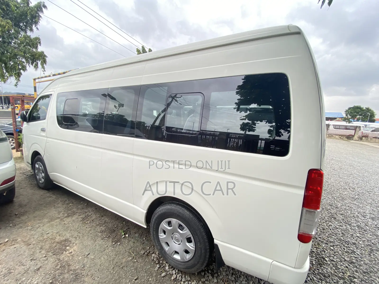 Toyota HiAce 2015 White