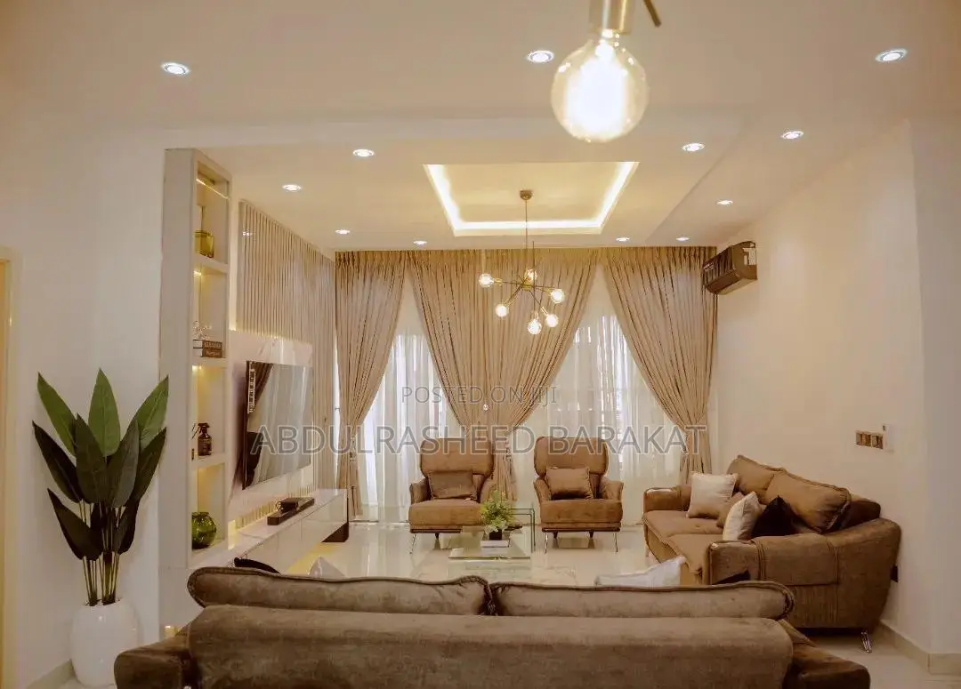 Luxury Three Bedroom With Pool and Gym