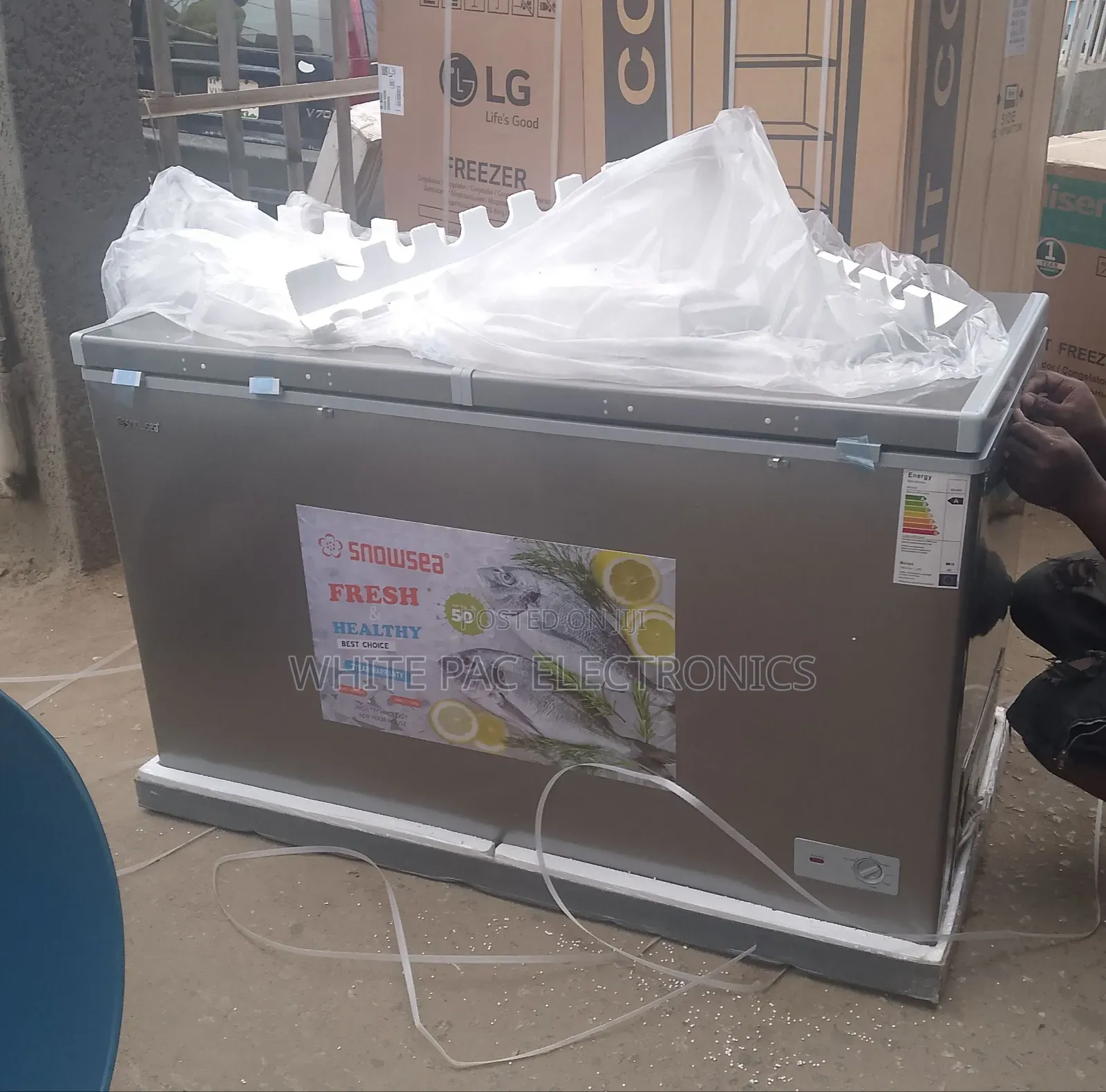 Snowsea Freezer 600 Litres Double Door External > 1 Yrs