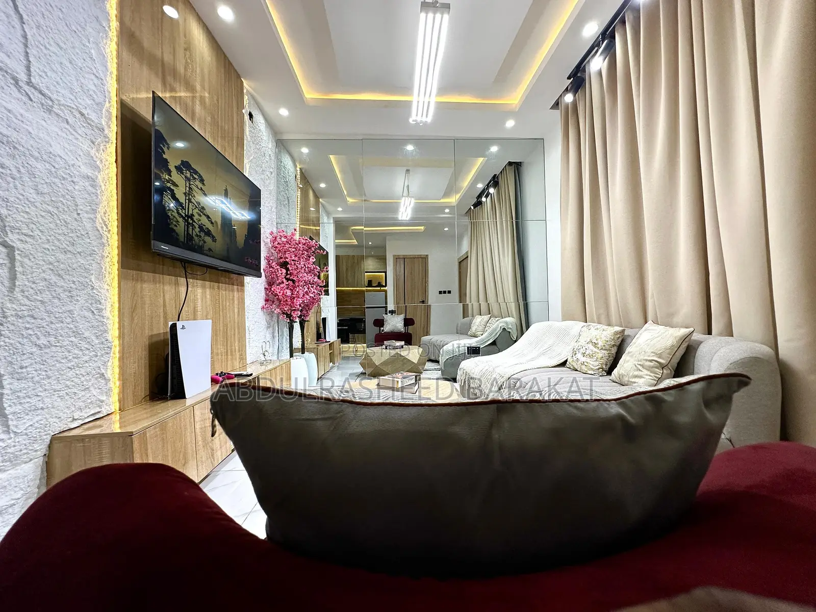 Luxury One Bedroom Apartment With Ps5 Board Games
