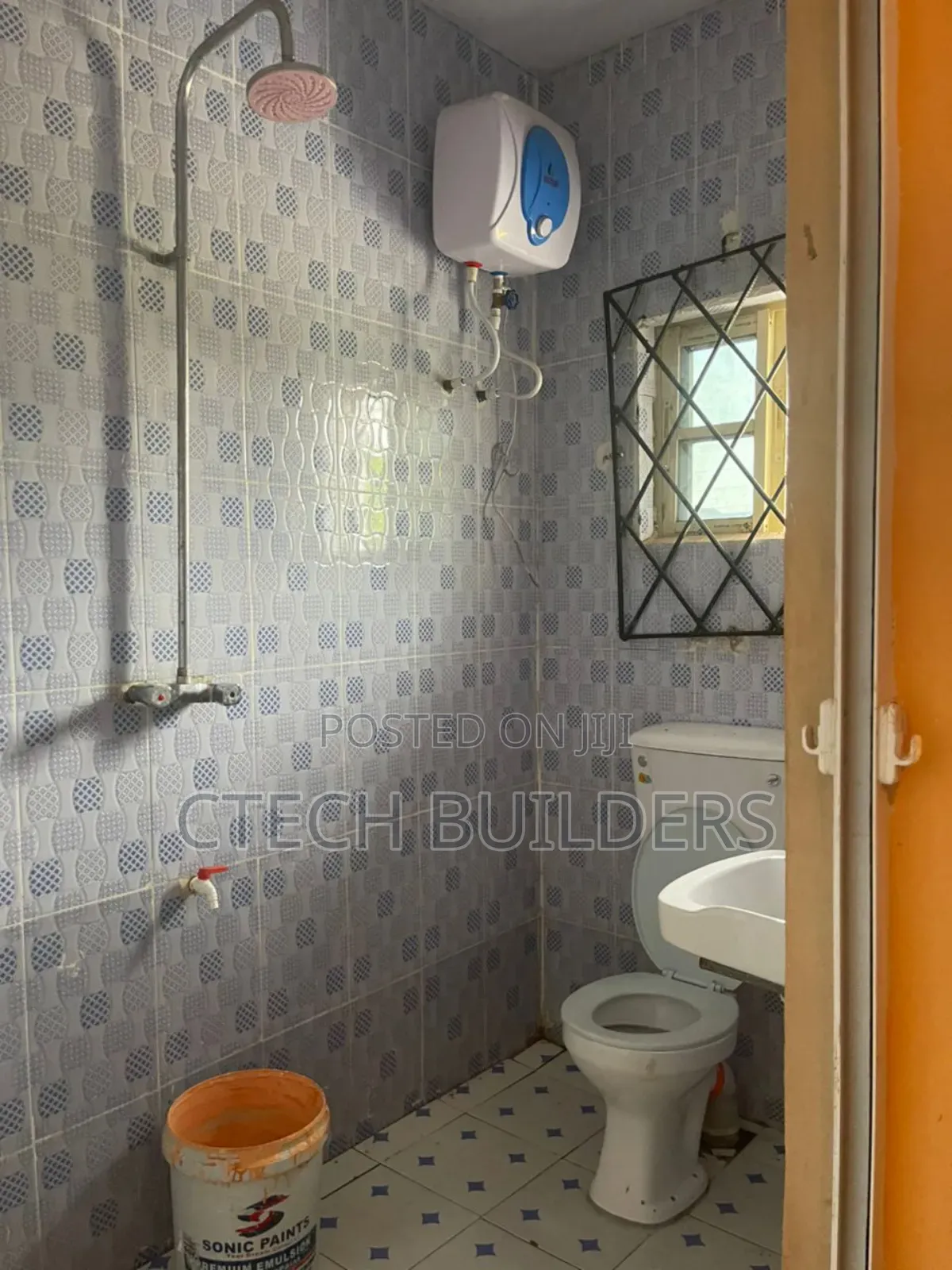 3bdrm Block of Flats in Benin City for rent
