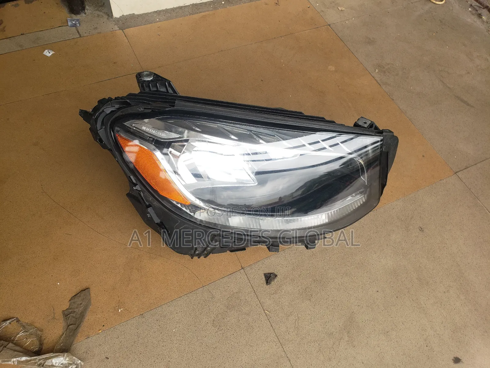 Mercedes-Benz GLC Non Charger Headlight Right Side