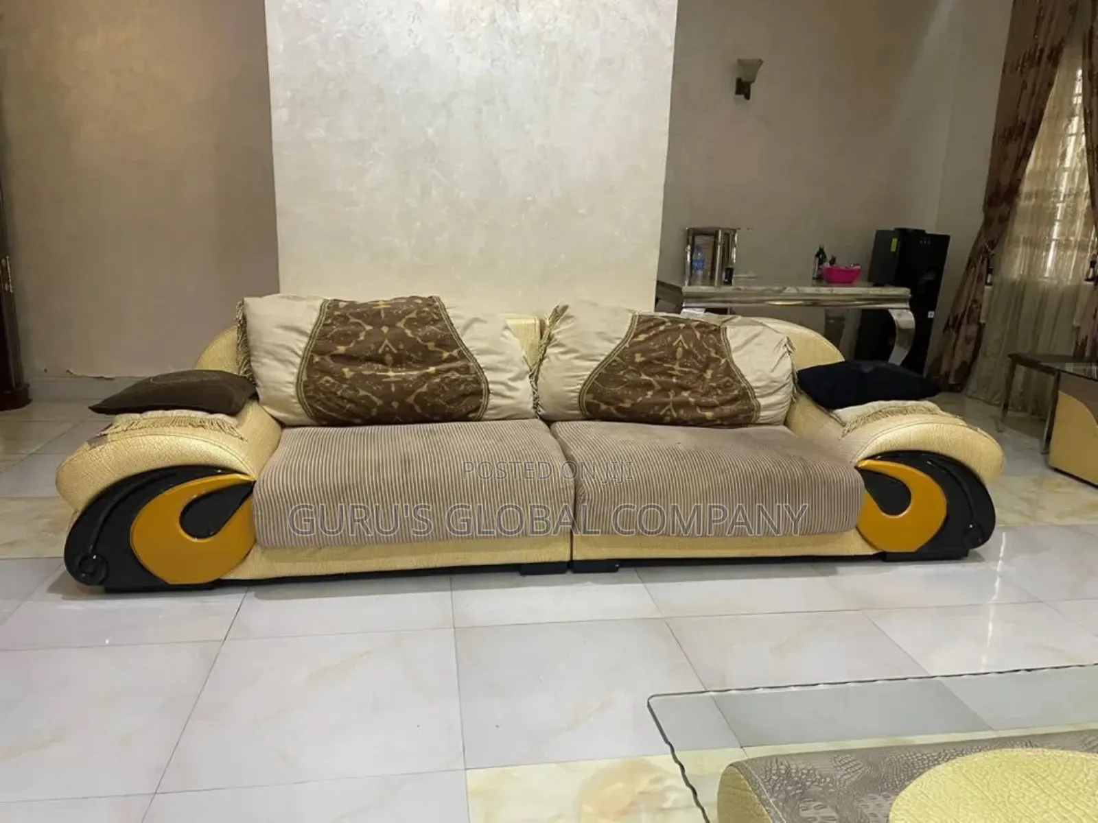 Luxury Foreign High Quality Chairset Table And 2 Side Stools