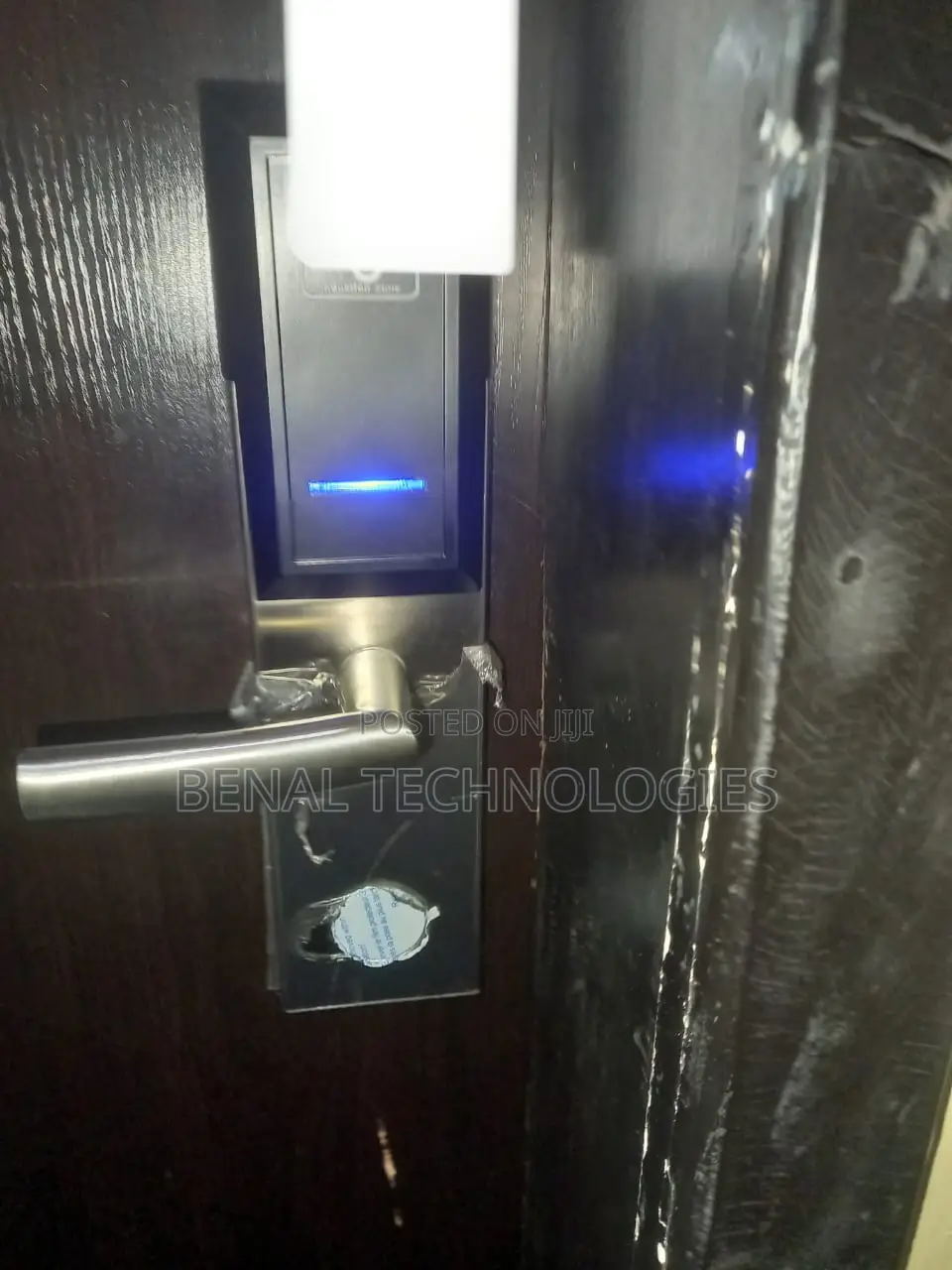 Hotel Entry Efficiency Improved With Card and Lock Software.