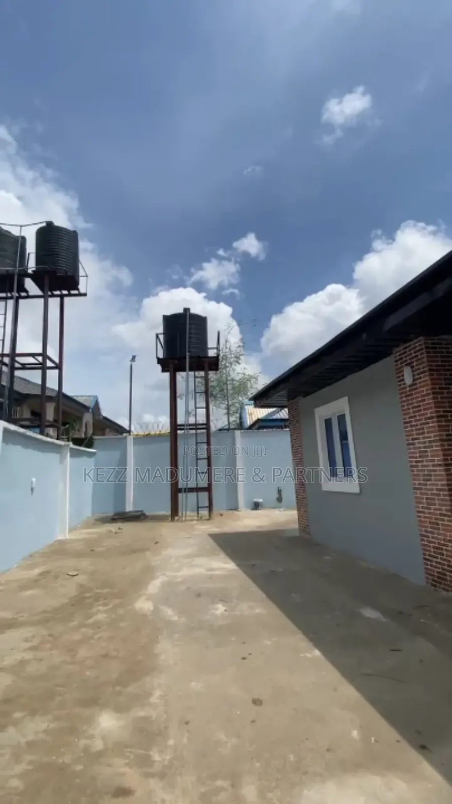 6bdrm Bungalow in Nkpolu , Rumuigbo , for sale