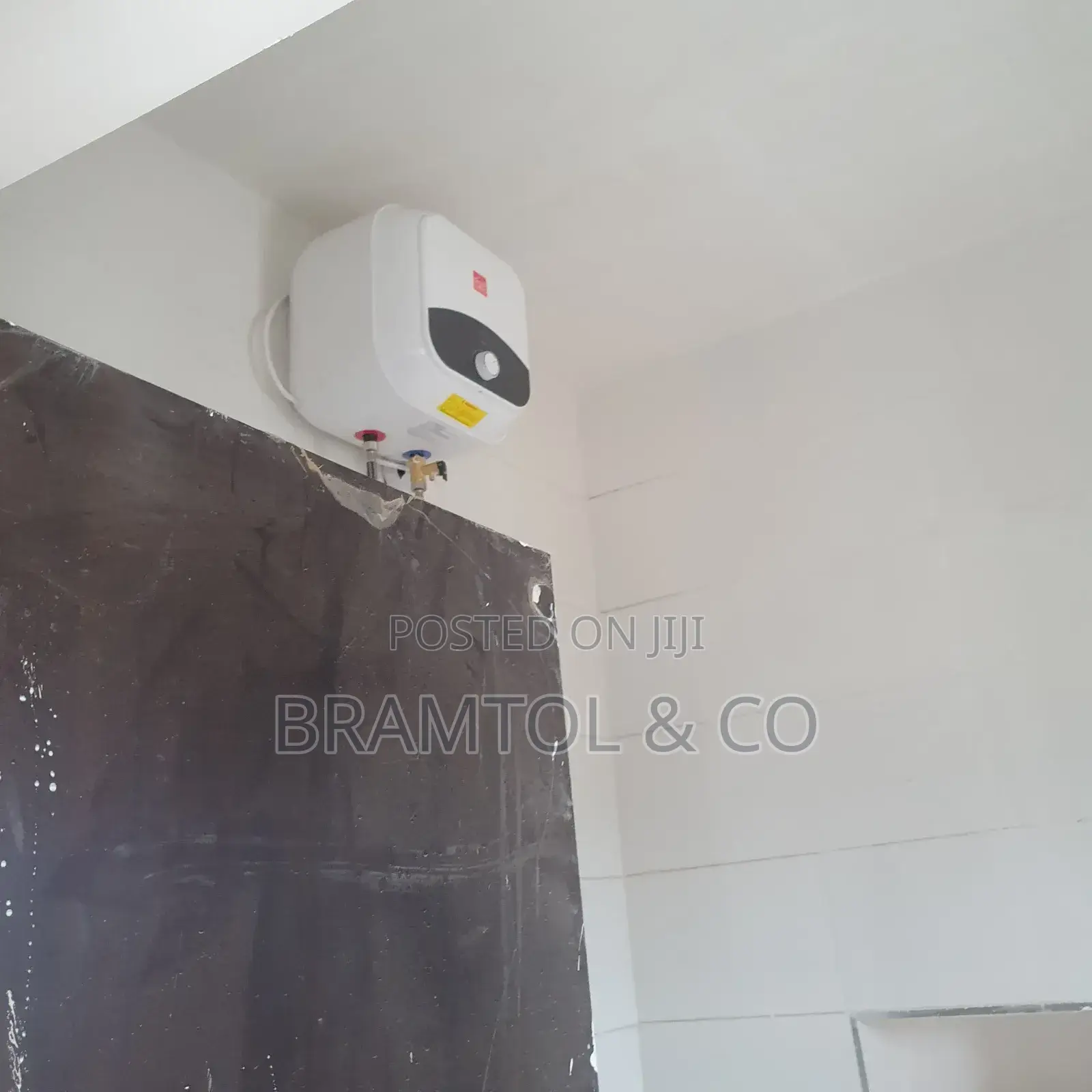 3bdrm Block of Flats in Sabon Lugbe for rent