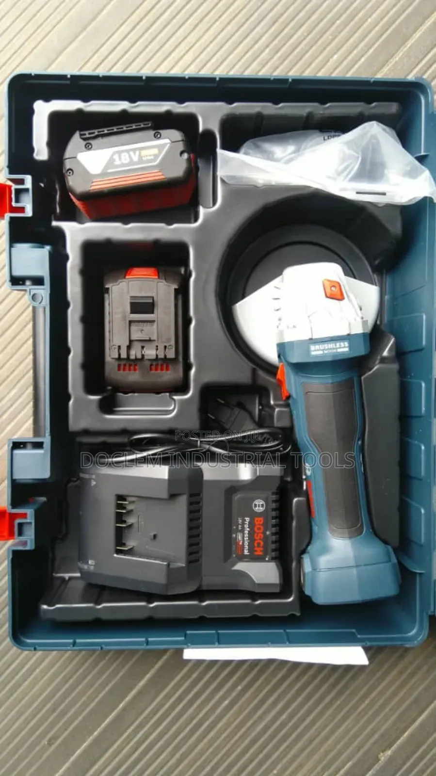 "Bosch Professional Cordless Grinder, Charger 2 X Batteries