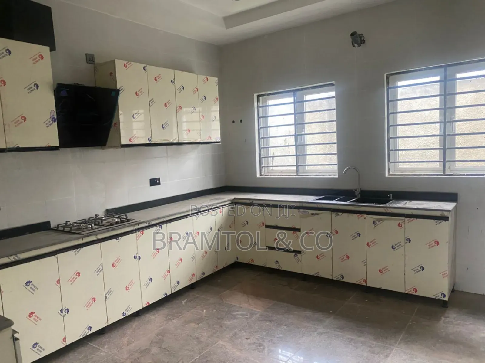 4bdrm Duplex in Apo District for rent