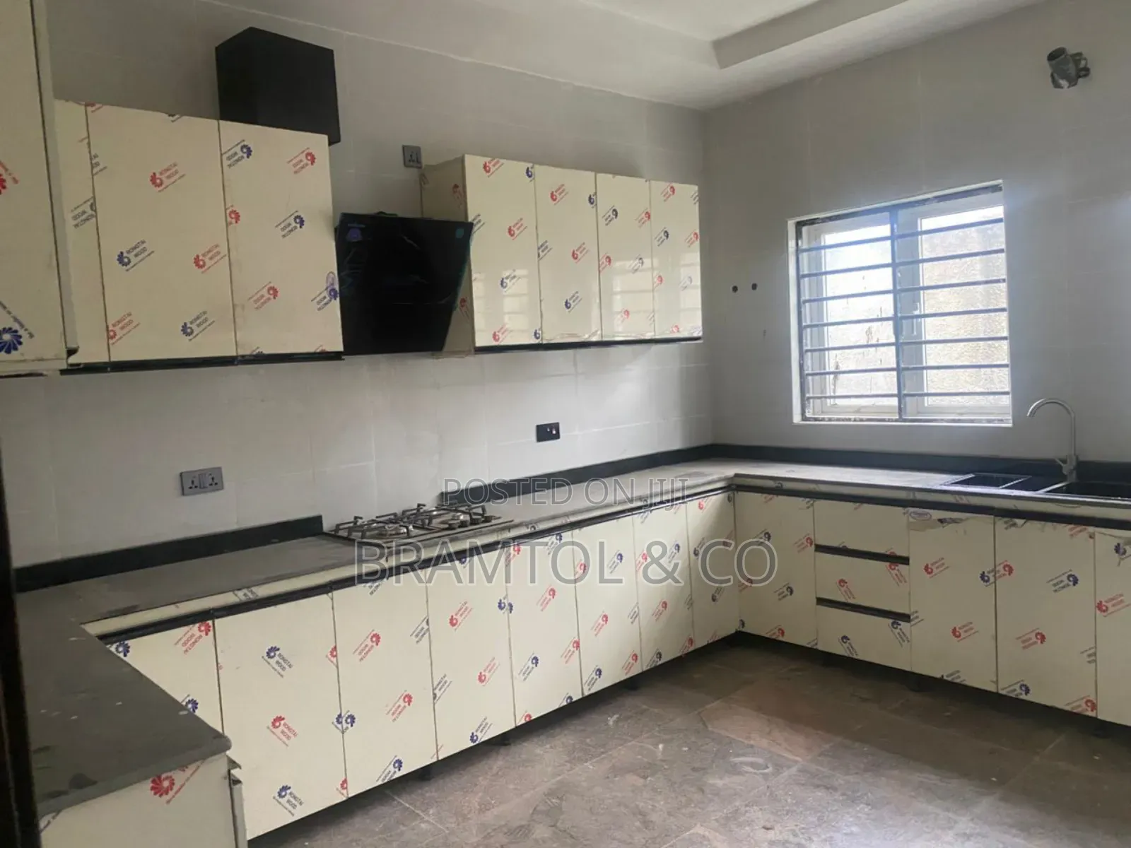 4bdrm Duplex in Apo District for rent
