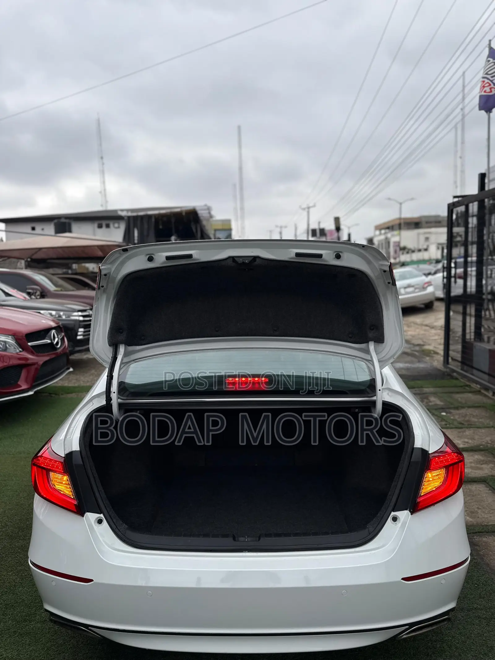 Honda Accord Touring 2018 White