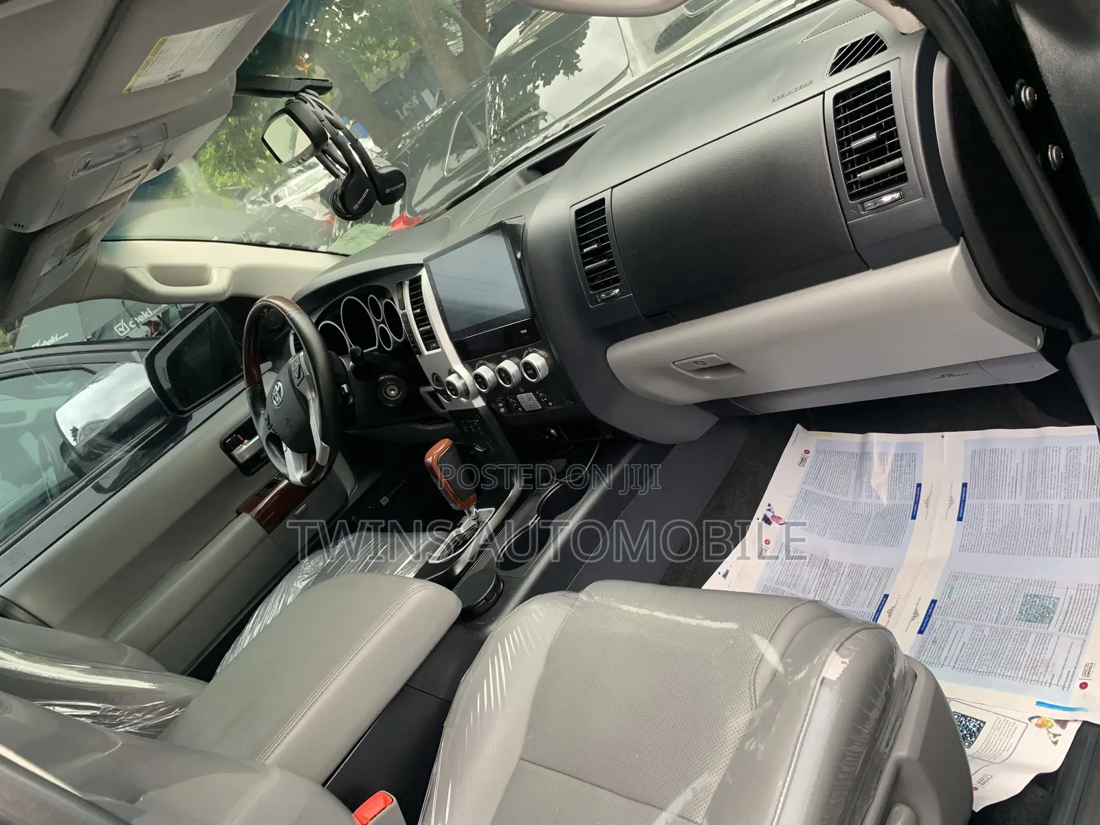 Toyota Sequoia Platinum 4x4 2018 Black
