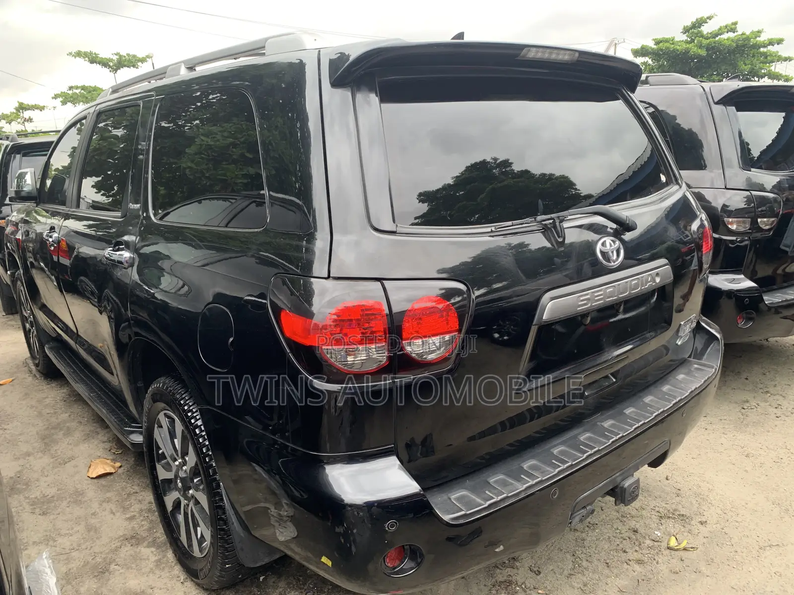 Toyota Sequoia Platinum 4x4 2018 Black