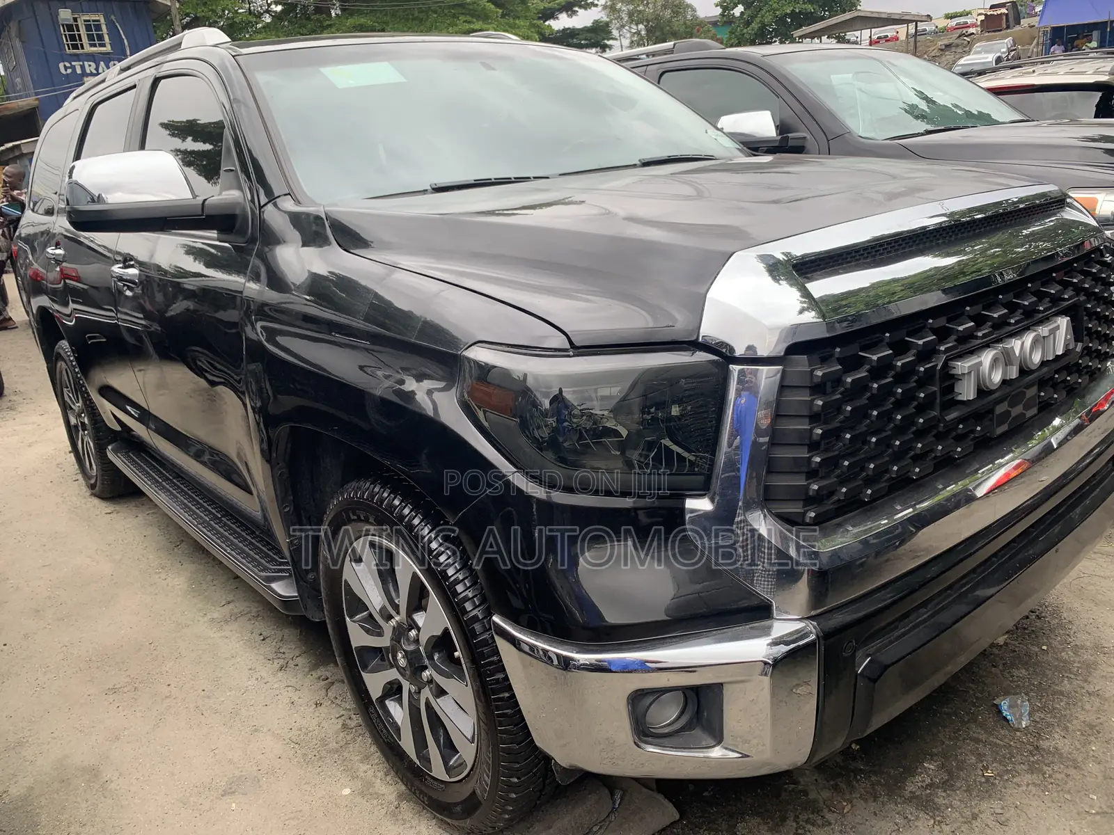 Toyota Sequoia Platinum 4x4 2018 Black