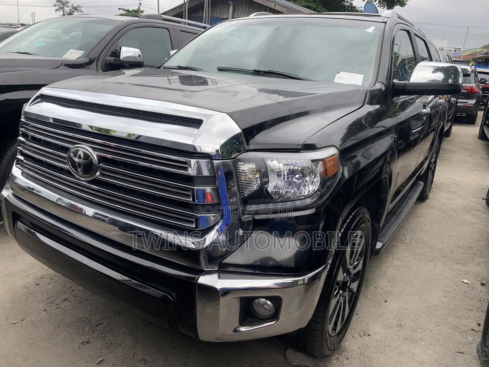 Toyota Sequoia Platinum 4x4 2018 Black