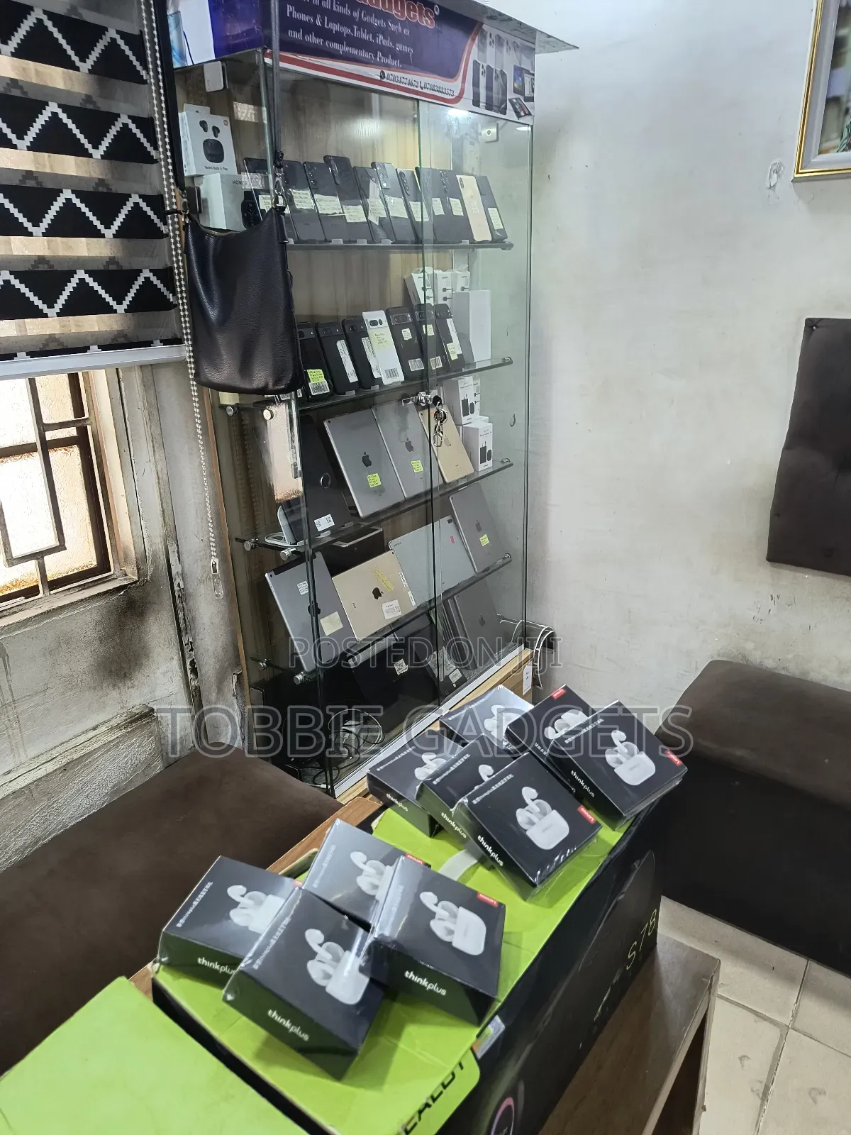 Brand New Lp40 Bluetooth Earbuds Are Available For Sales