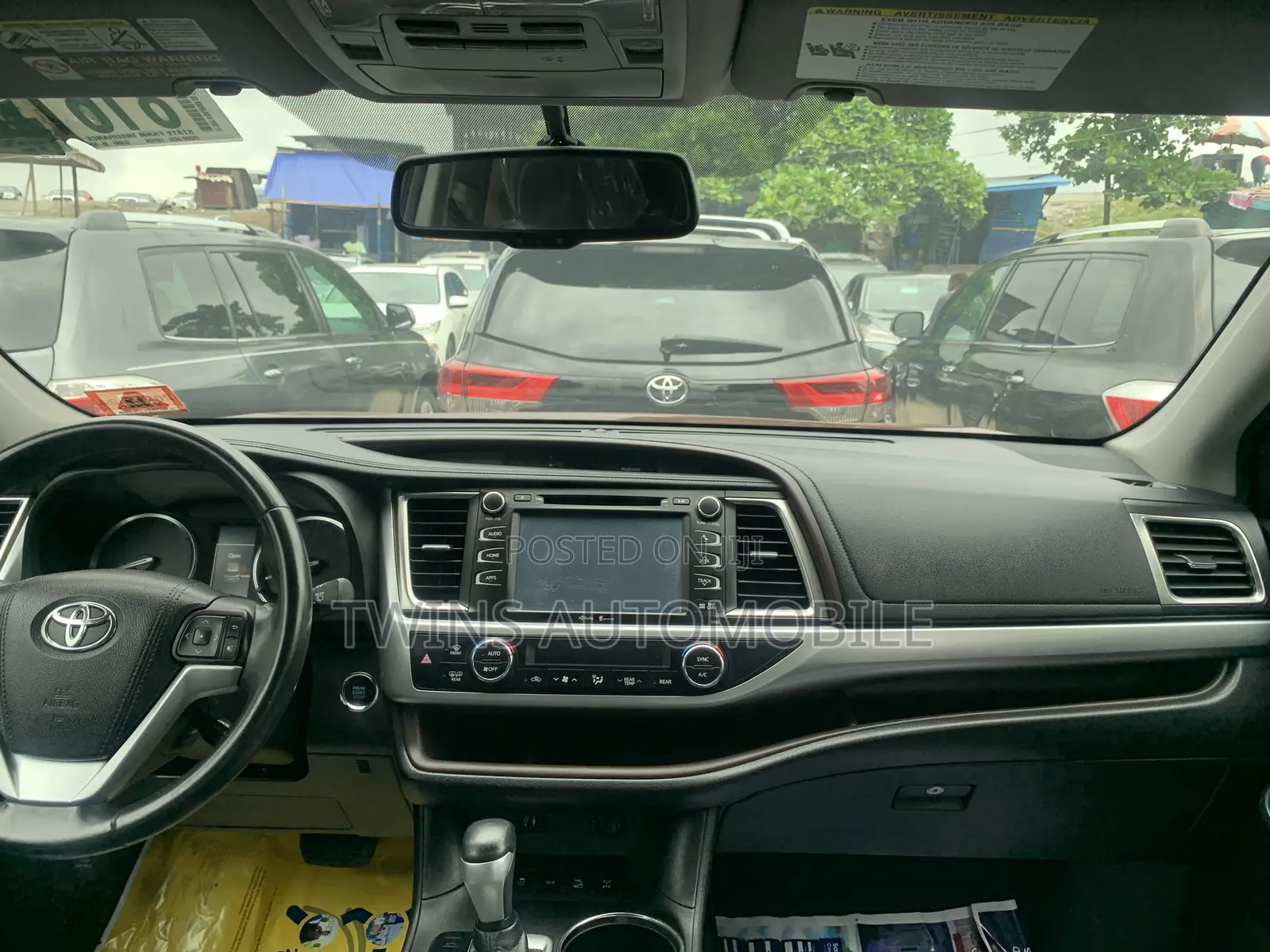 Toyota Highlander XLE 4dr SUV AWD (3.5L 6cyl 6A) 2015 Red