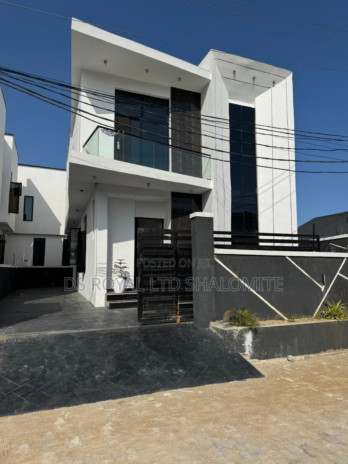 5bdrm Duplex in Lagos Island / Lagos Island for sale