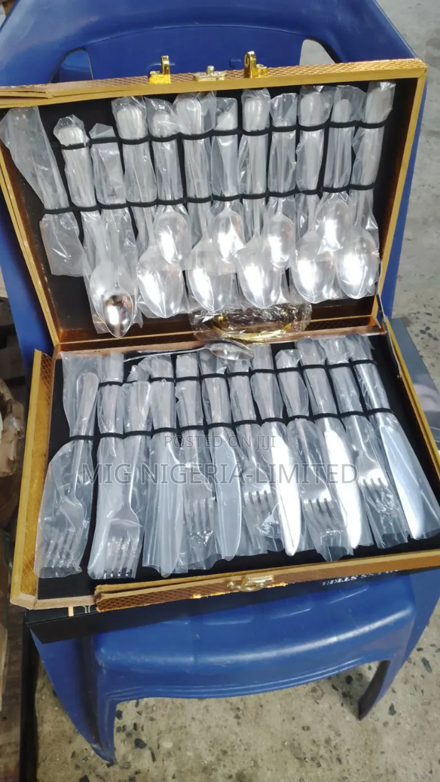 24 PCS Silver Premium Stainless Steel Cutlery Set