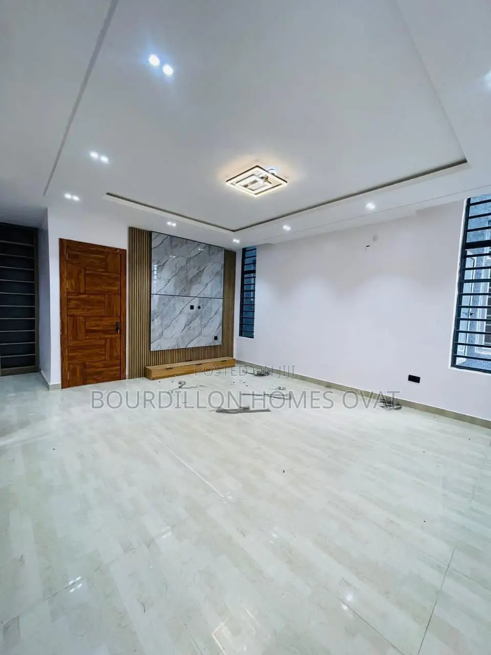 5bdrm Apartment in Lekki Phase 1 for sale