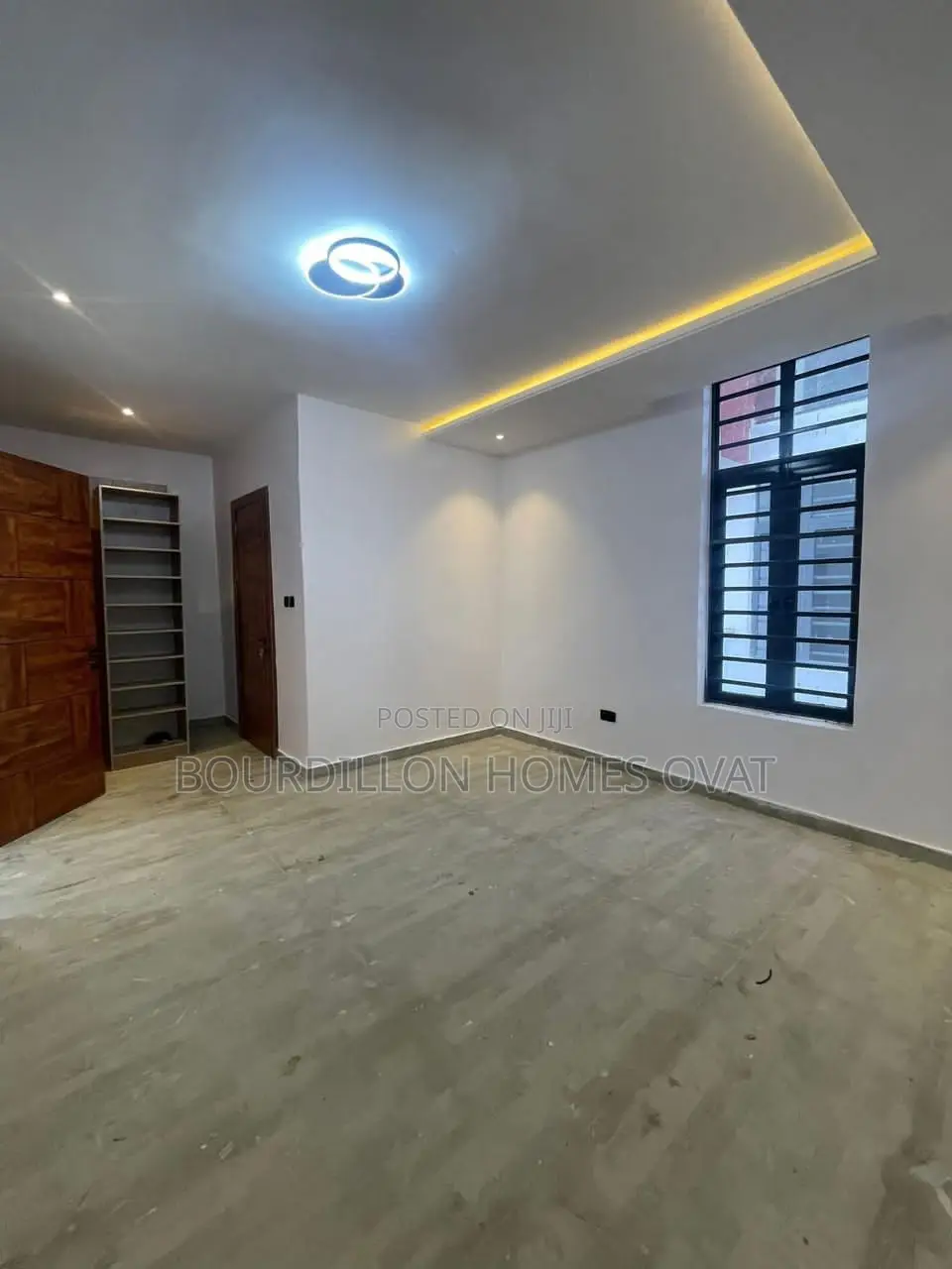 5bdrm Apartment in Lekki Phase 1 for sale