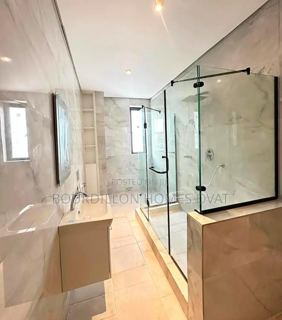 3bdrm Apartment in Banana Island for sale