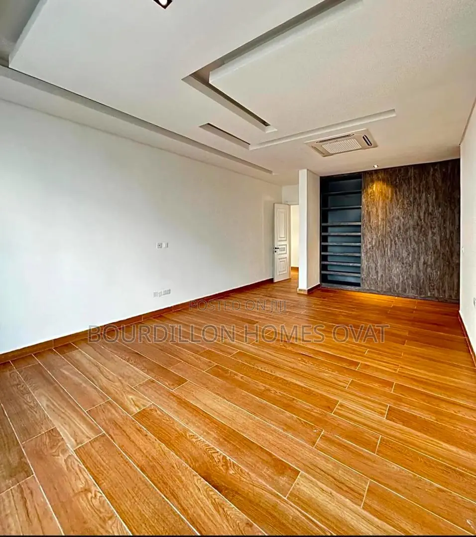 3bdrm Apartment in Banana Island for sale