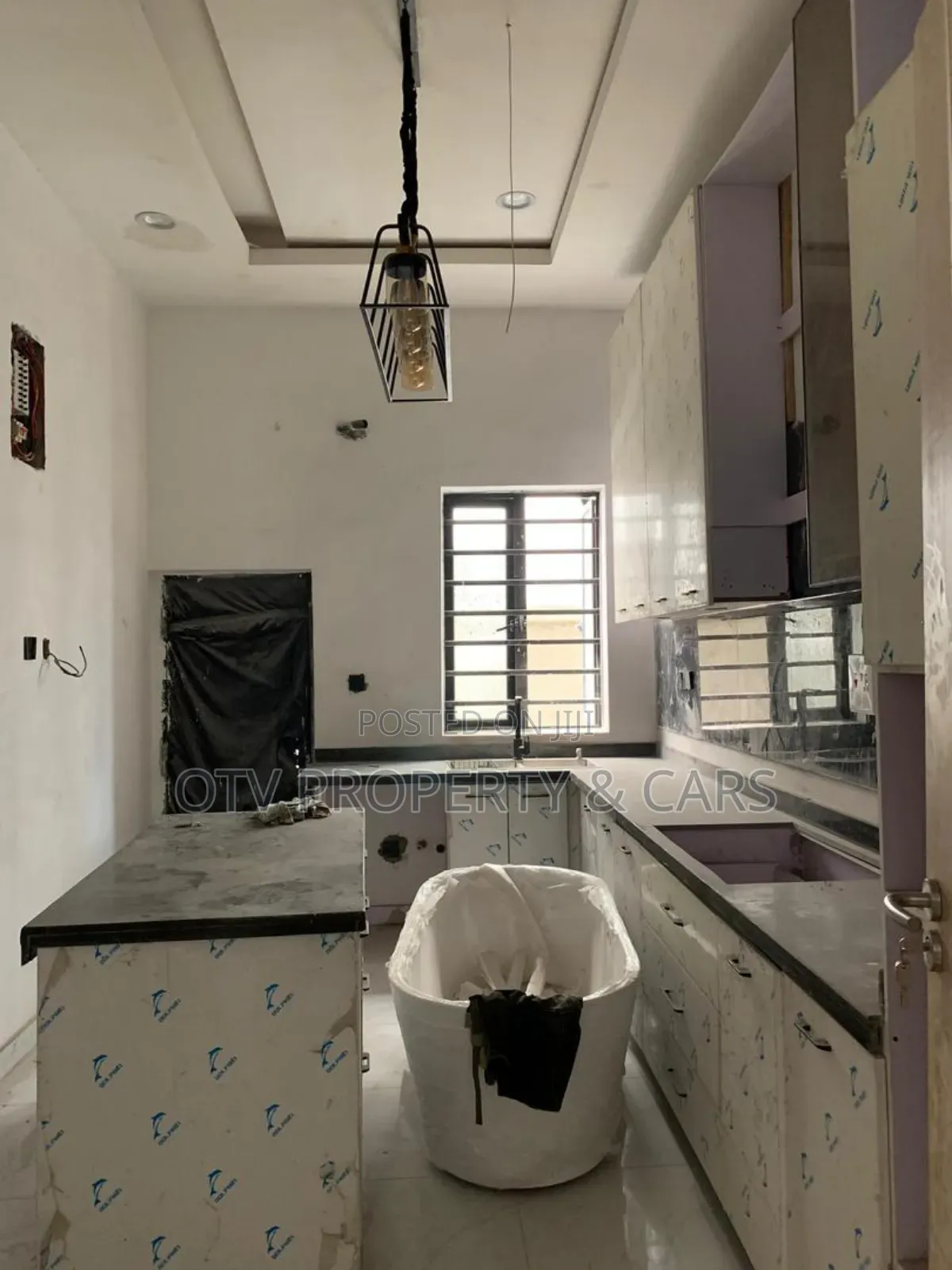Furnished 4bdrm Duplex in Chevron for rent