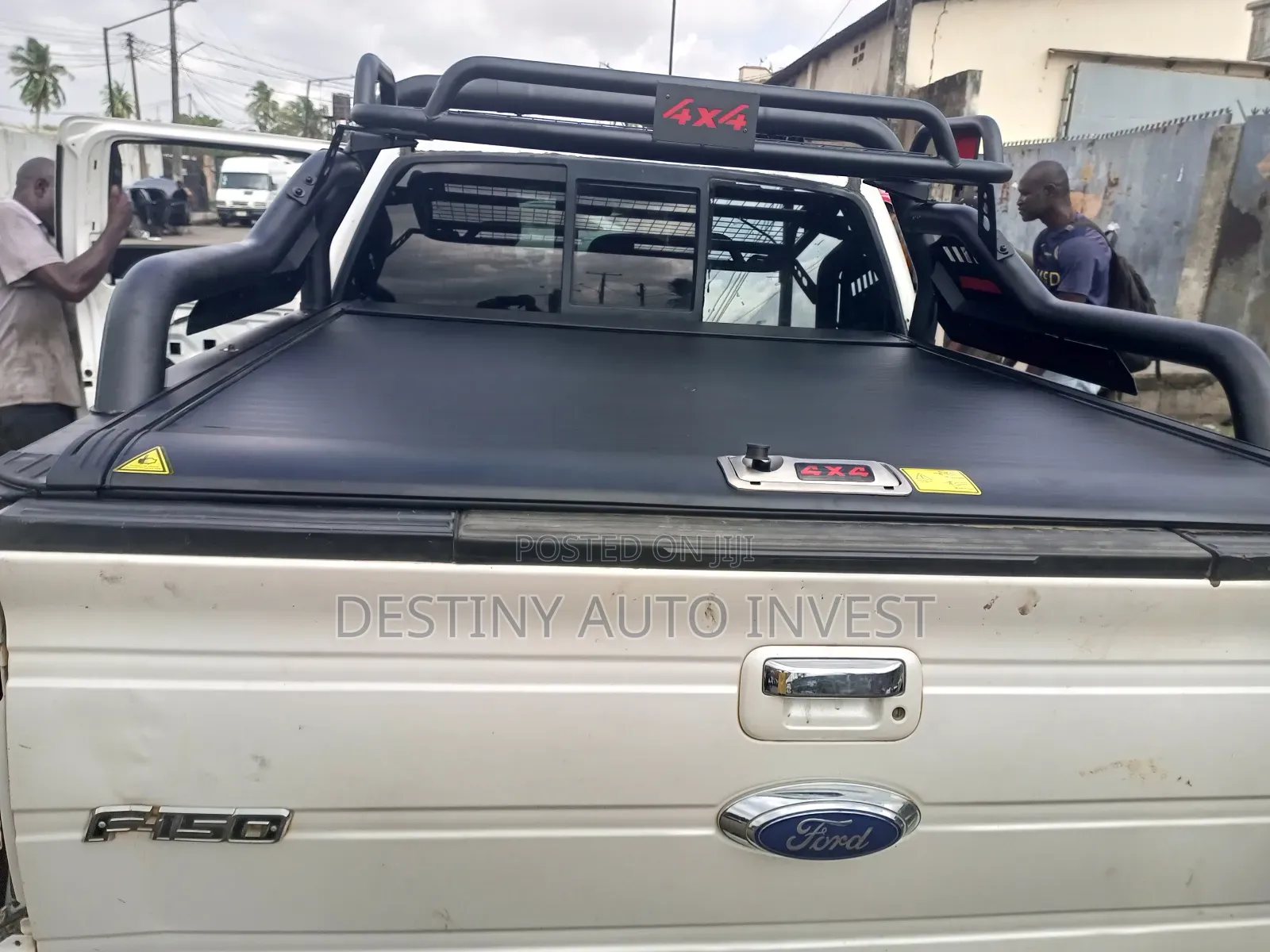 Rollover Bar/Booth Bar) Booth Carrier for F150 and Tundra