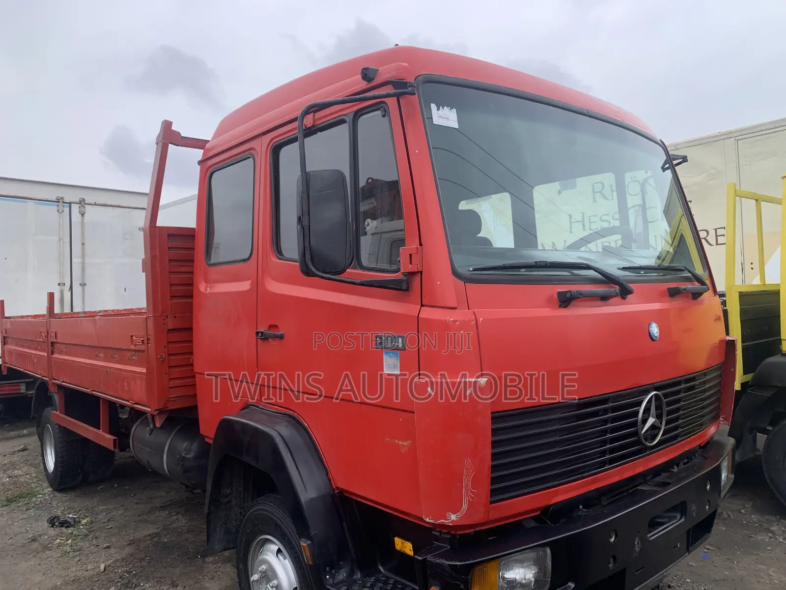 Mercedes-Benz 814 Bucket