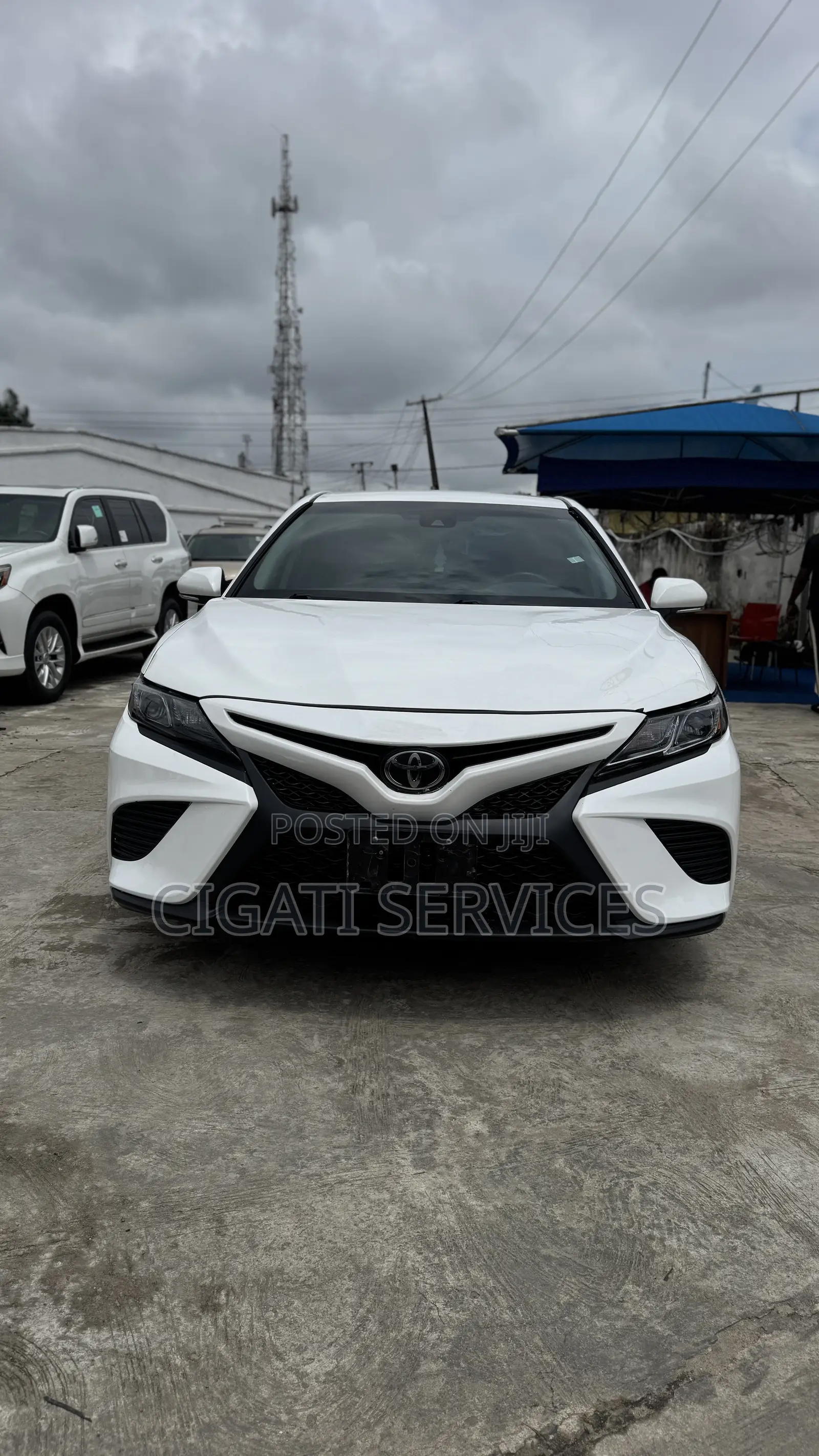 Toyota Camry SE FWD 2020 White