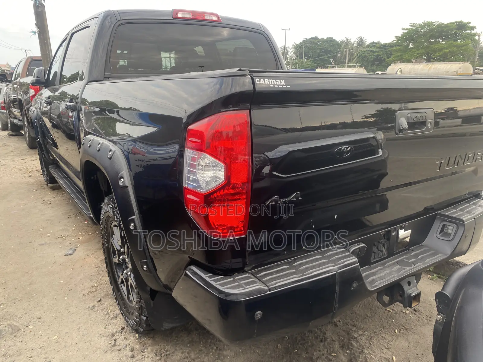 Toyota Tundra Platinum 5.7L V8 4x4 CrewMax 5.6 ft. box 145.7 in. WB