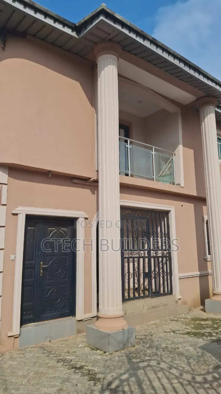 12bdrm Block of Flats in Benin City for sale
