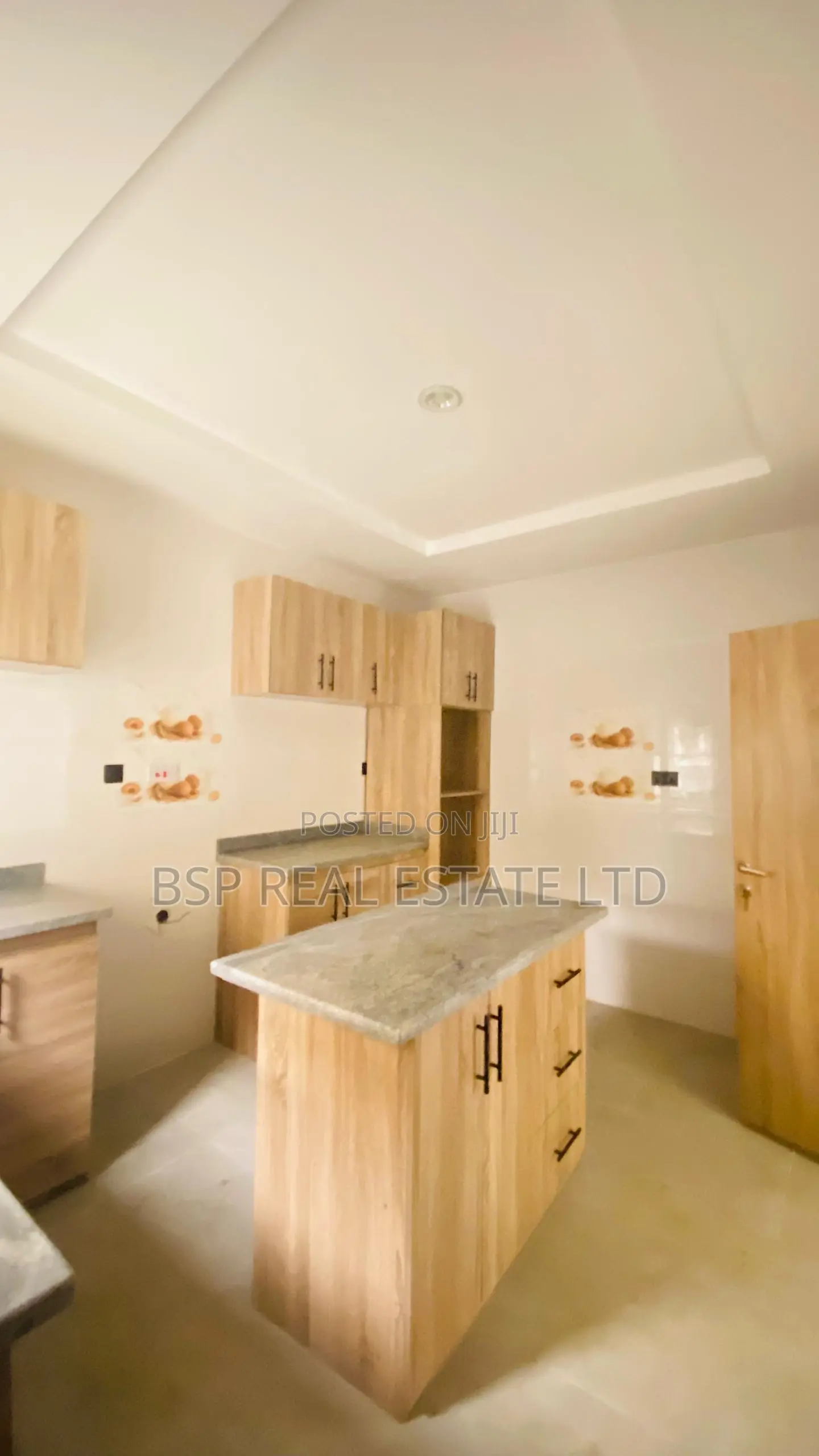 4bdrm Townhouse/Terrace in Karmo for sale