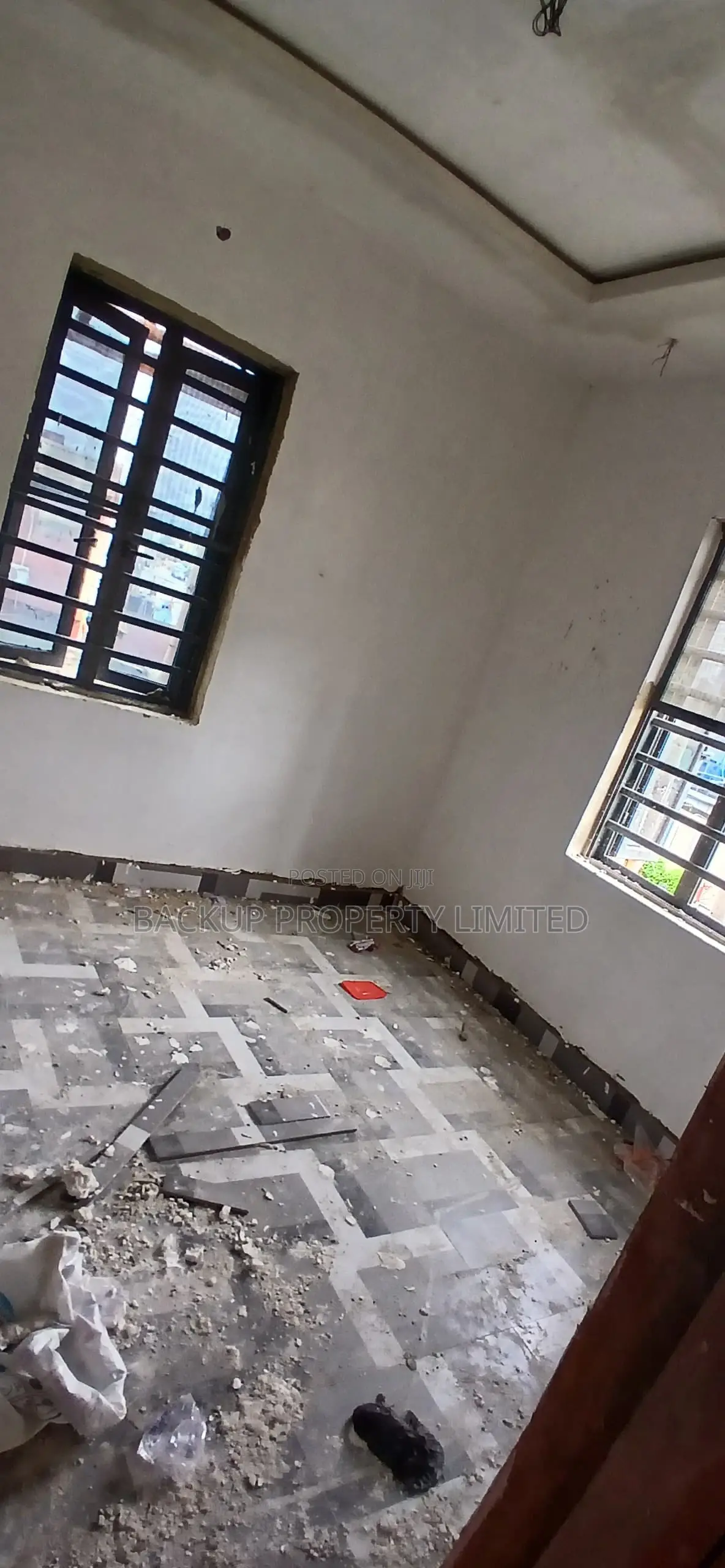 Studio Apartment in Onike Yaba for sale