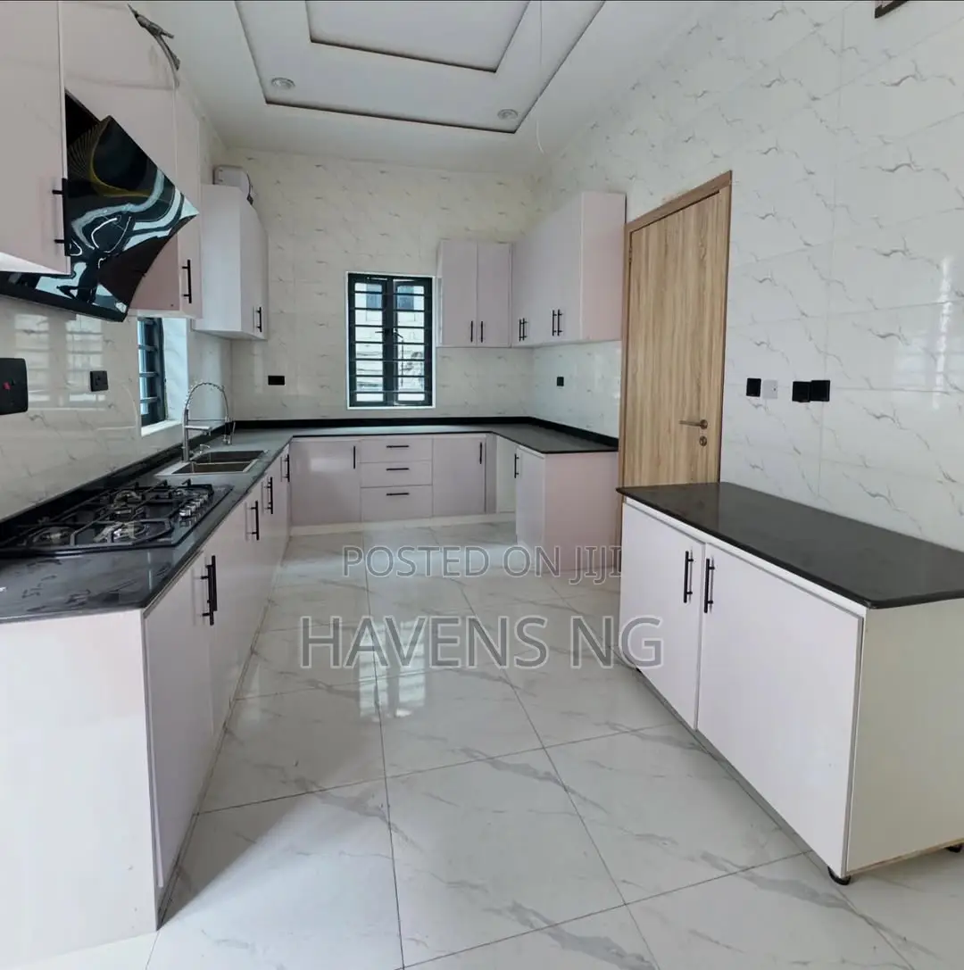 5bdrm Duplex in Ado / Ajah for sale