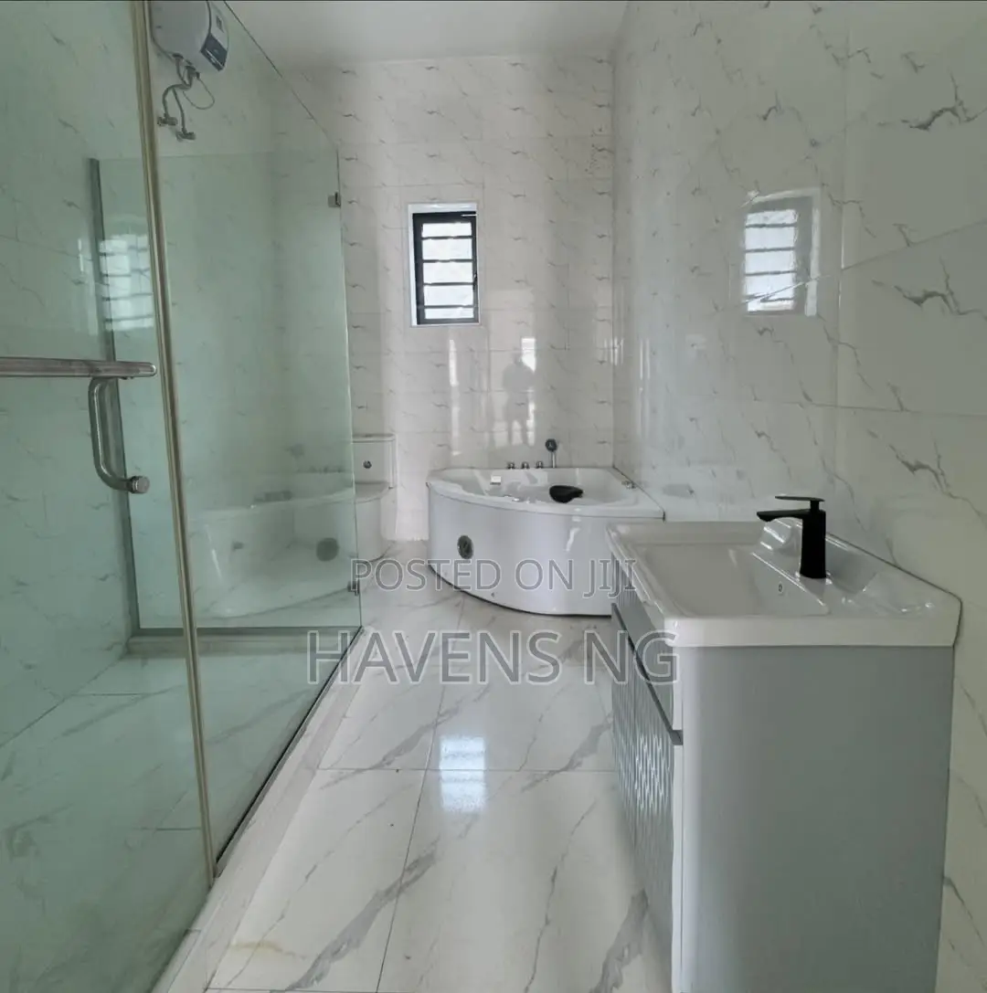 5bdrm Duplex in Ado / Ajah for sale