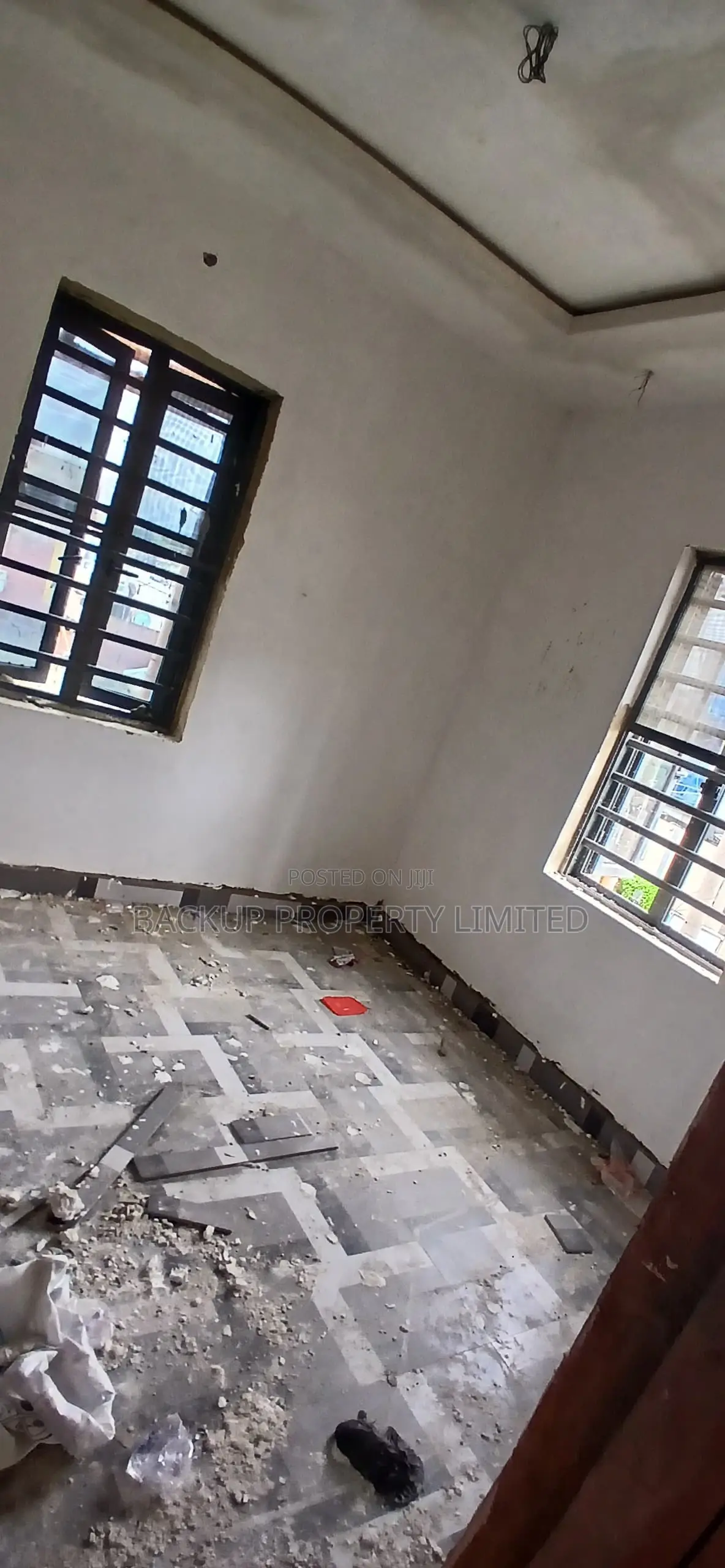 Studio Apartment in Onike Yaba for sale