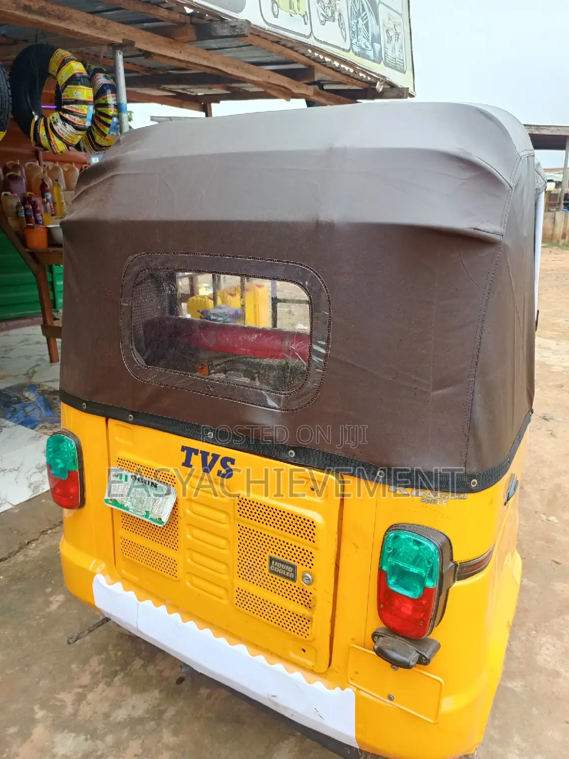 TVS Apache 160 4V 2023 Yellow