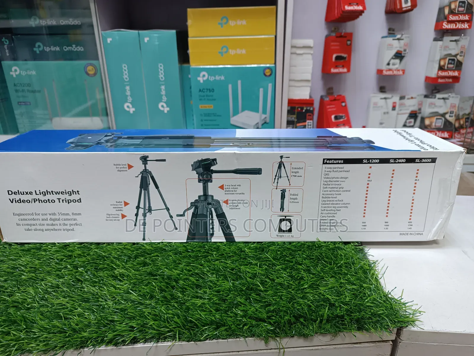 Deluxe Lightweight Video/Photo Tripod