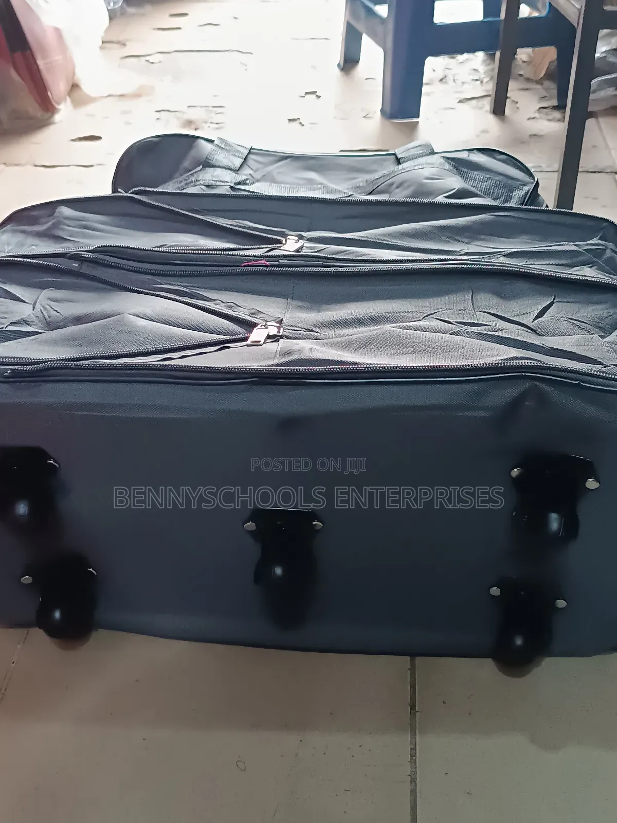 Big Expandable Weightless Travel Luggage Bag With Strap