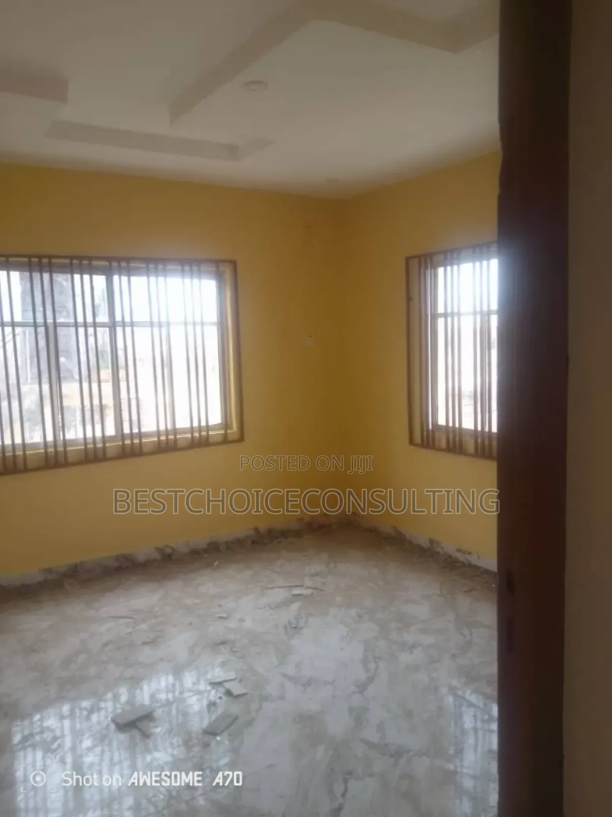 3bdrm Block of Flats in Eyin Grammar Molete, Ibadan for sale